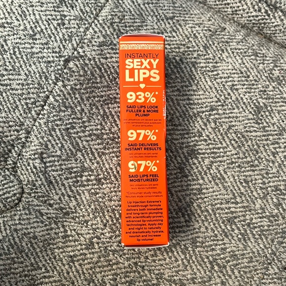 Brand new Too Faced
Lip Injection Extreme Lip Plumper - tangerine dream - Picture 3 of 6